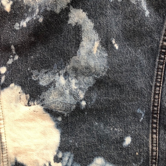 Vintage Levi’s distressed vest - Picture 3 of 9